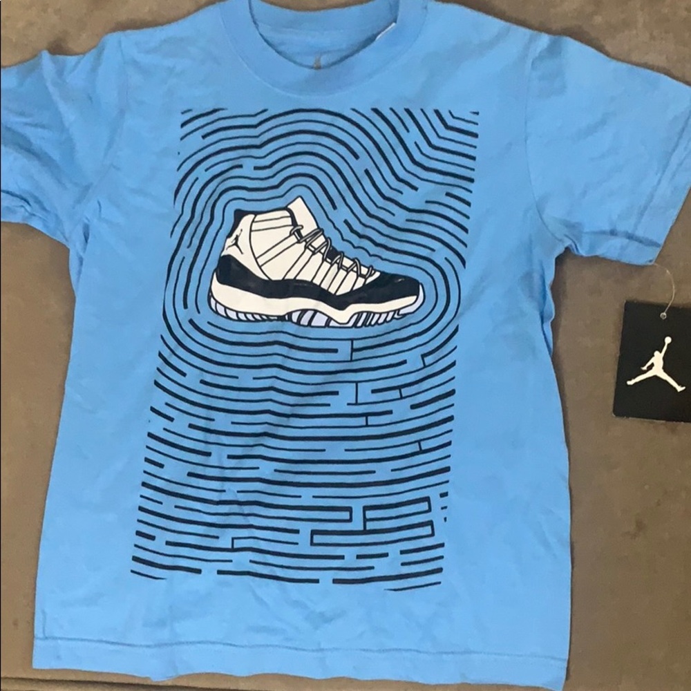 NWT kids Air Jordan shirt. Size 4